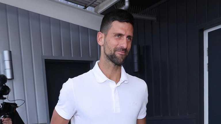 Australian Open: Джокович вышел в полуфинал, уступив два первых сета, результаты