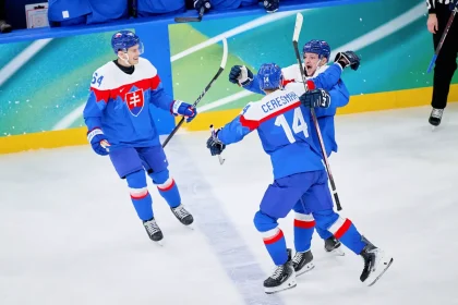 Хоккей на Олимпийских играх-2026: США разгромили Словакию 6:2 и вышли в финал