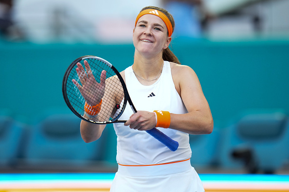 Мухова вышла в полуфинал WTA 1000 в Майами после напряжённого матча: результаты и обзор игры
