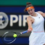 Мухова вышла в полуфинал WTA 1000 в Майами после напряжённого матча: результаты и обзор игры