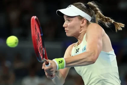 Елена Рыбакина отыграла матчболы и прошла в полуфинал WTA 500: результаты
