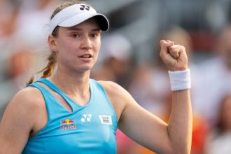 Елена Рыбакина обыграла Наоми Осаку и вышла в полуфинал турнира в Торонто