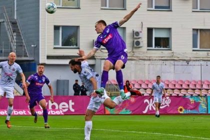 «Верес» обыграл ЛНЗ, счет 1:0: Чечер забил решающий гол в концовке