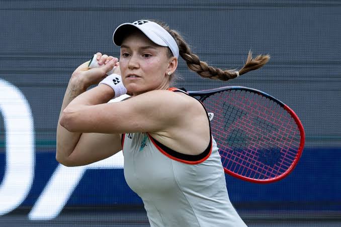 Елена Рыбакина обыграла Наоми Осаку и вышла в полуфинал турнира в Торонто