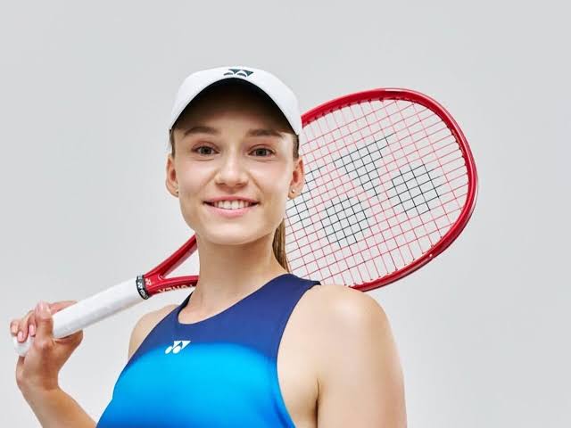 Рыбакина — Самсонова 6:4, 4:6, 6:4: Елена спасла матч после провала в третьем сете