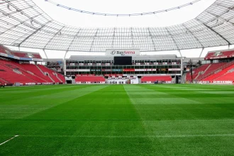 Стадион BayArena в Леверкузене, архивное фото