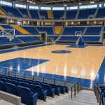 Ілюстративний вигляд порожніх трибун і баскетбольного майданчика