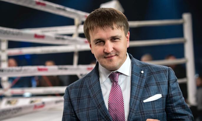 Промоутер Усика назвал своего фаворита в противостоянии Дюбуа-Паркер